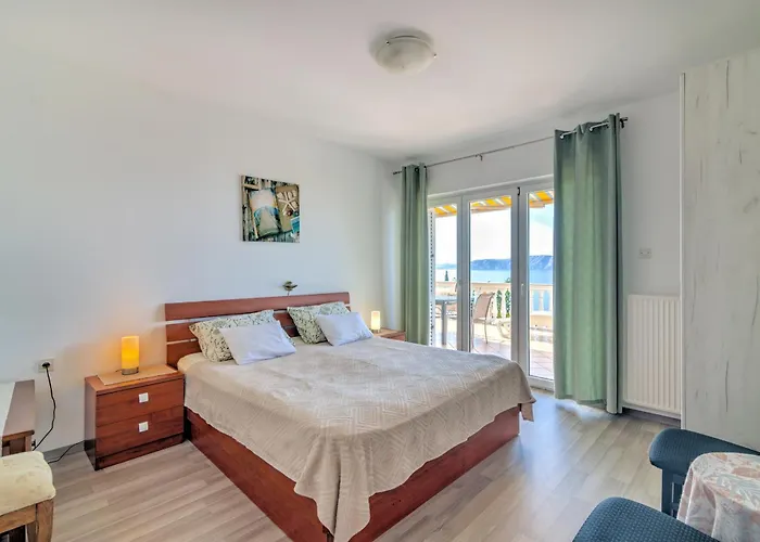 Apartamento Jelka Nv 1 - 6 Pax With Two Terraces, Sea View, Parking, Grill Novi Vinodolski