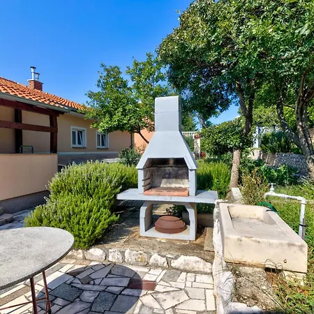 Jelka Nv 1 - 6 Pax With Two Terraces, Sea View, Parking, Grill Нови-Винодолски